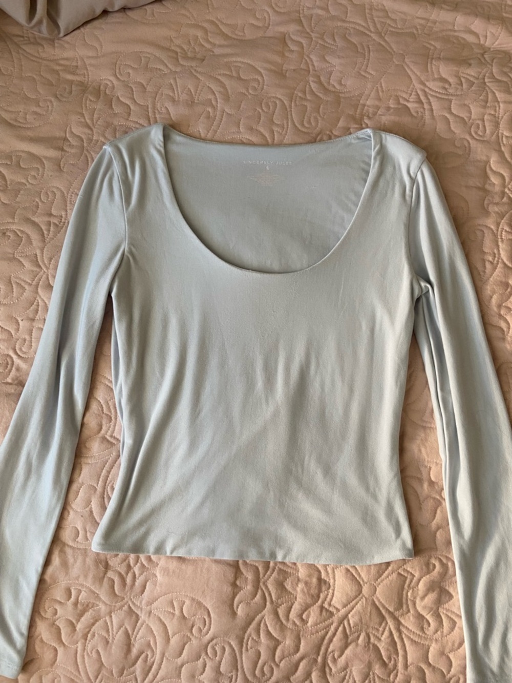 Sincerely Jules Women's Light Blue Long Sleeve Round Neck Soft Top Size Small
